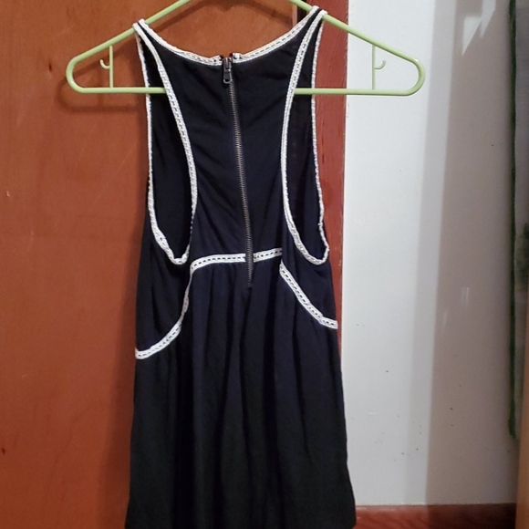 Black blouse sleeveless creme lace - Picture 3 of 3